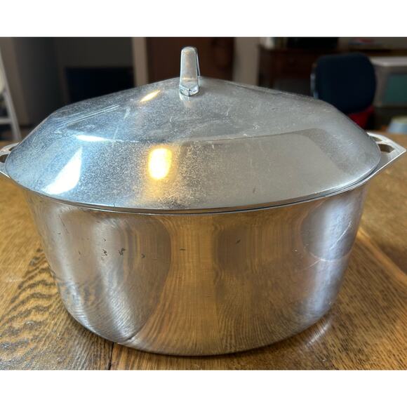 Vintage Supermaid Supreme Cookware 4qt Round Dutch Oven w/ Basting Lid Handles - Picture 2 of 7
